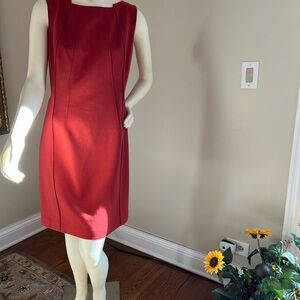 TAHARI Elegant Red Sleeveless Dress